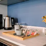 Elegant Beige - 5 Minutes From The Apartment Como