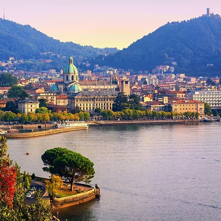 Apartment Elegant Beige 5 Minutes From The Como