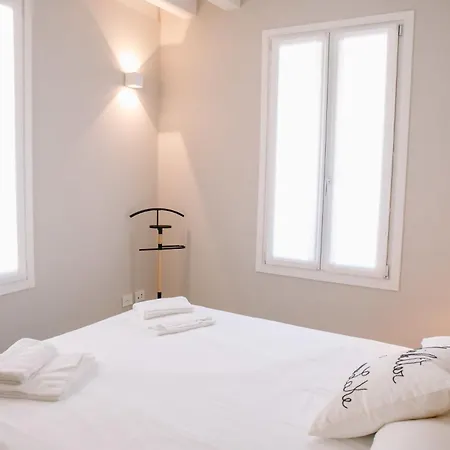 Apartment Elegant Beige 5 Minutes From The Como